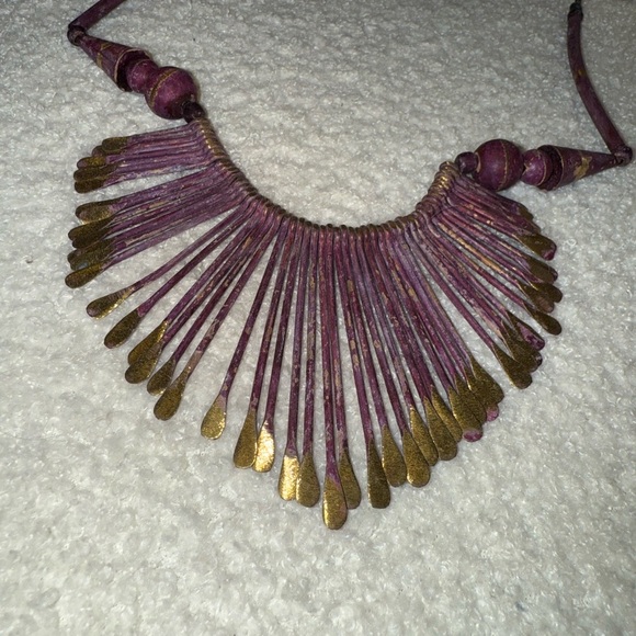 Elegant Purple and Gold Necklace - Picture 3 of 9